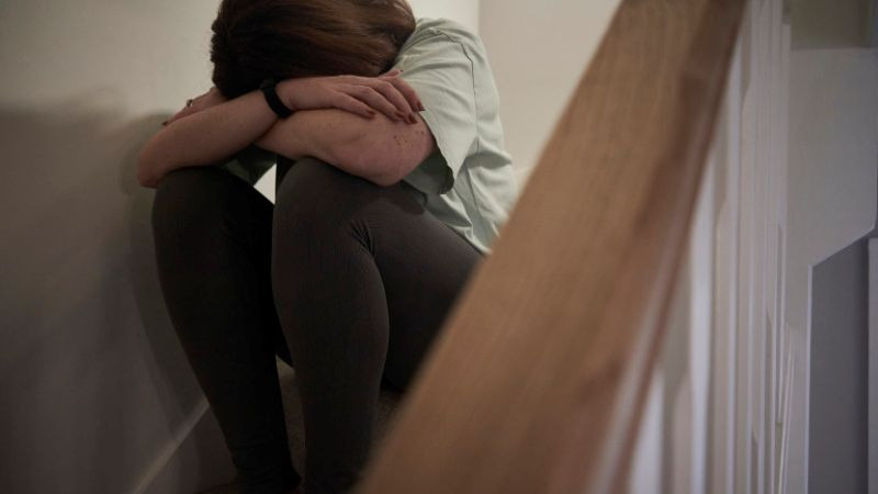 Оставиха в ареста 64-годишен мъж за блудство с 12-годишно момиче в Лом